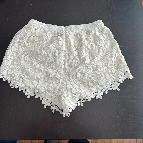 Abercrombie & Fitch Cream Eyelet Drawstring  Shorts, Size M - Picture 2 of 5